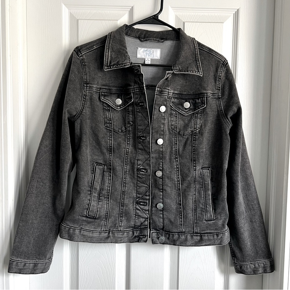Black Jean Jacket 🖤